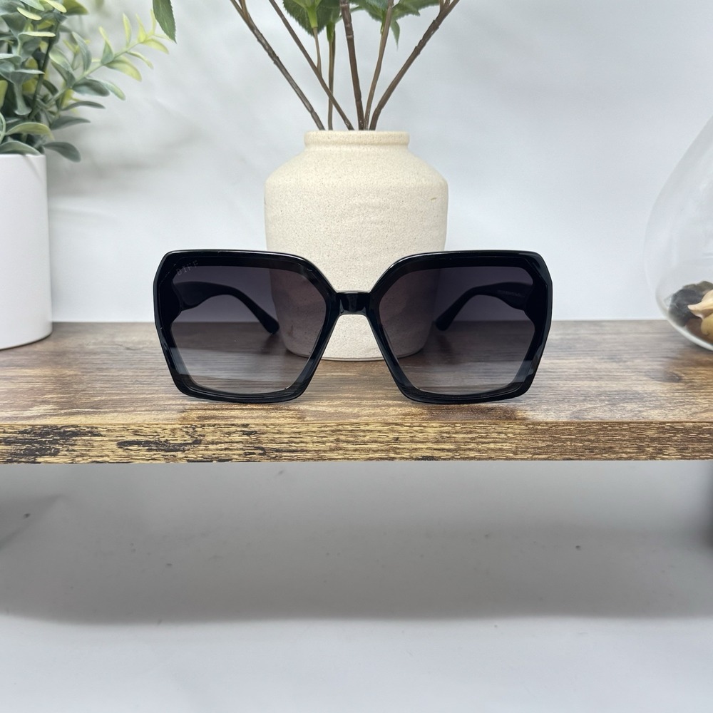 Diff‎ Presley Black/Black Geometric De01-0490-Bkggn Sunglasses 63-17-145